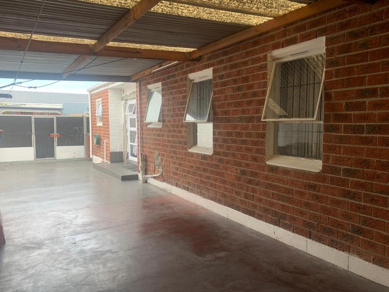 3 Bedroom Property for Sale in Lentegeur Western Cape